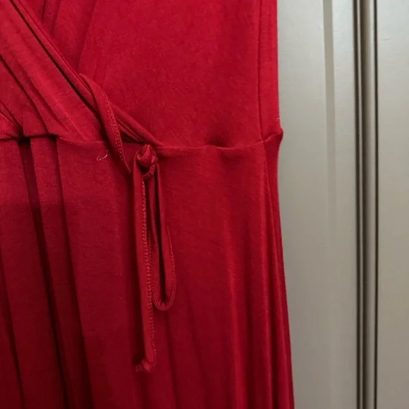 Heart Hips Vibrant Red Dress Plus Size - Picture 2 of 3